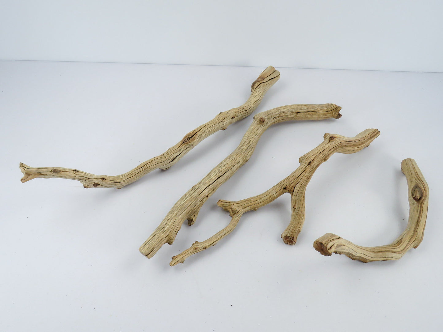 Manzanita Aquarium Driftwood, (4pc set), Reptile Terrarium, Driftwood Decor, Vivarium Wood, High-Quality Arizona Manzanita Branches
